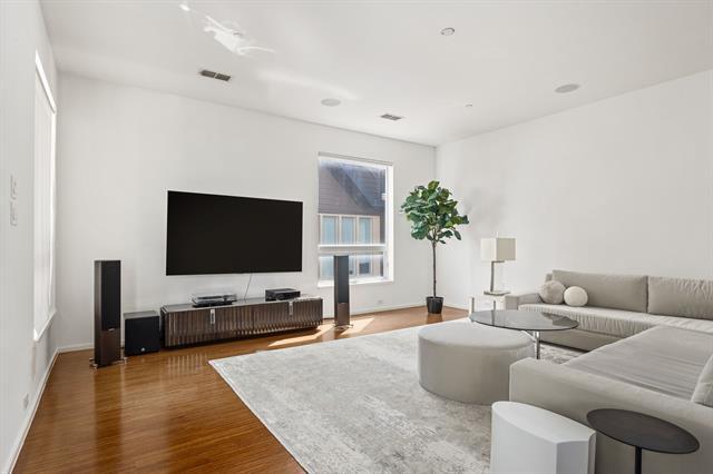 Building Photo - 4206 Buena Vista St