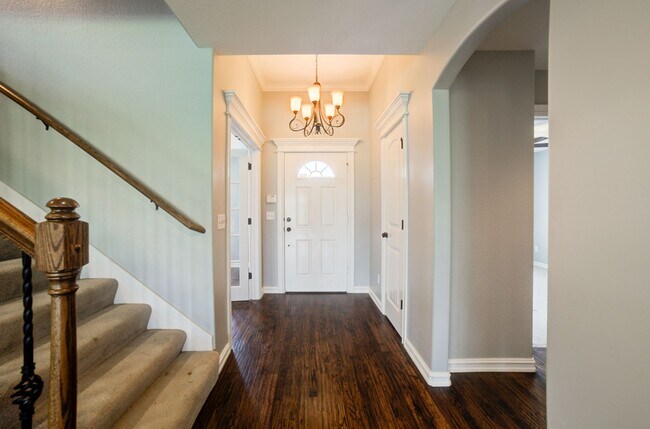 Building Photo - 4 Bed | 3 Bath in Jenks!