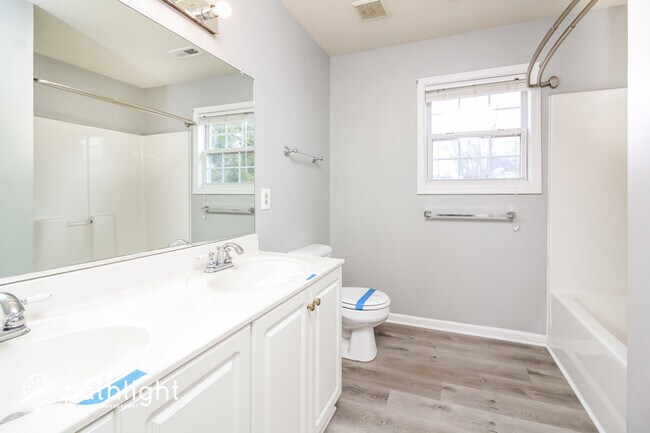 Building Photo - 2724 Kentwood Forest Ct, Chester, VA, 23831