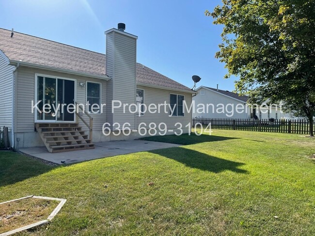 Building Photo - COMING SOON - Lovely Ranch in Stone Meadows with Fenced Backyard