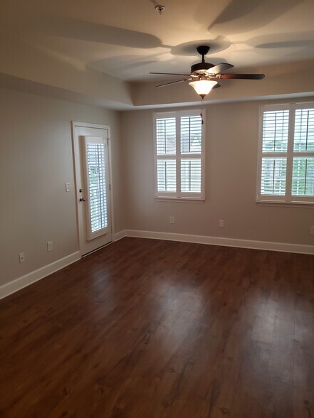 Building Photo - 8201 Lenox Creekside Dr