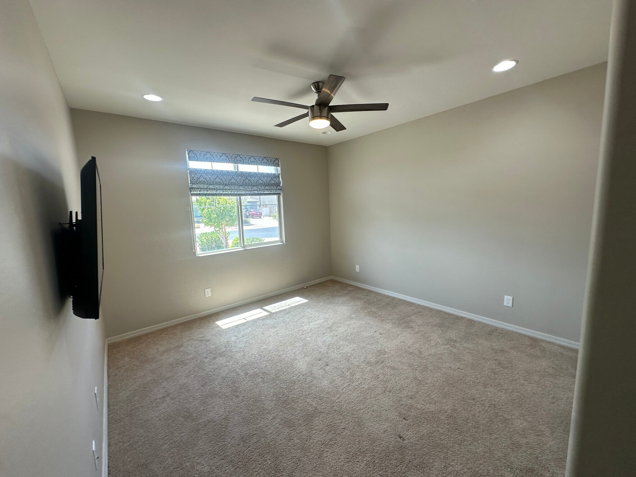 Building Photo - 2518 E Novak Way
