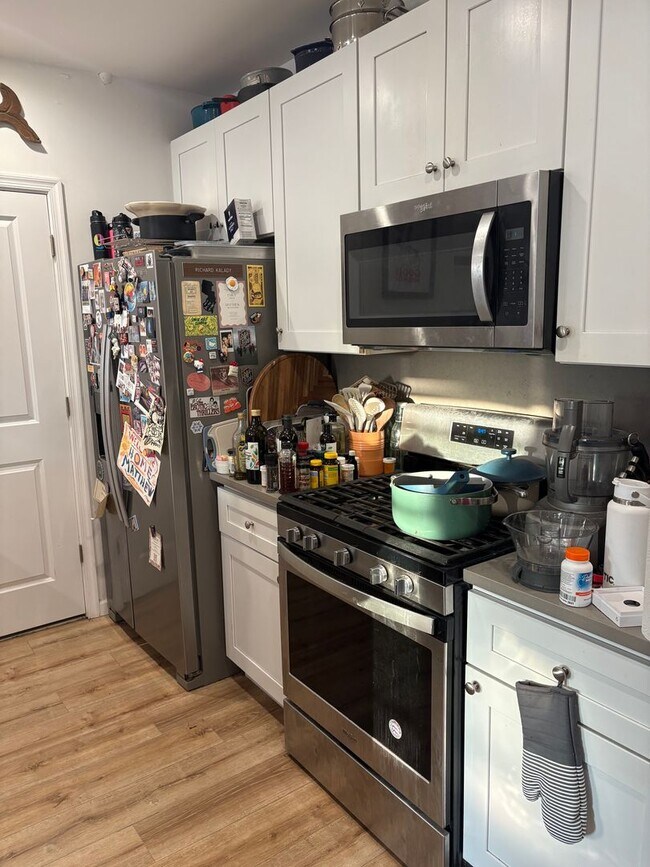 Building Photo - 737 S 4th St