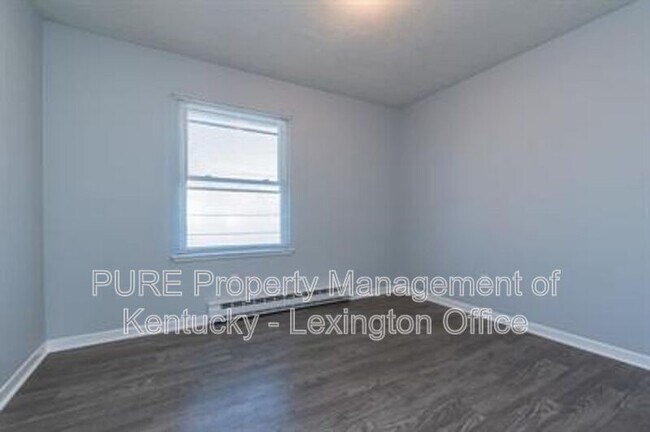 Building Photo - 304 Woodcross Pl