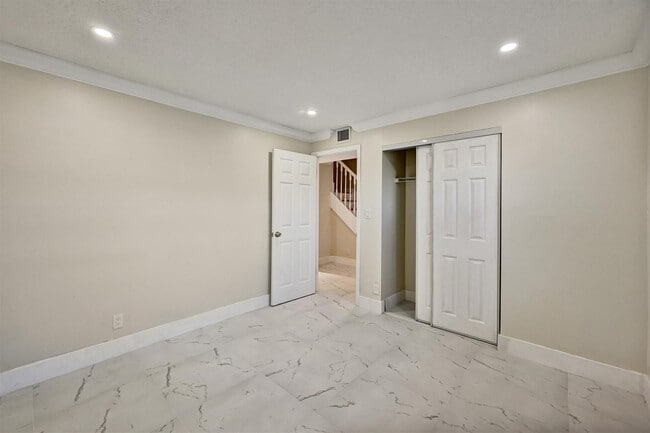 Building Photo - 3336 Quail Close