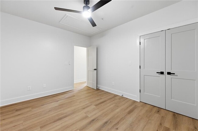 Building Photo - 320 Shoal Creek Rd