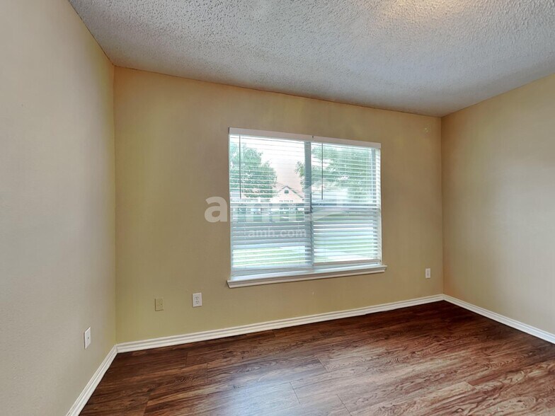 Building Photo - 12206 Rosedown Ln