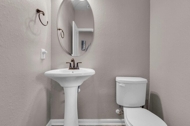 Building Photo - 4330 Lake Cypress Cir