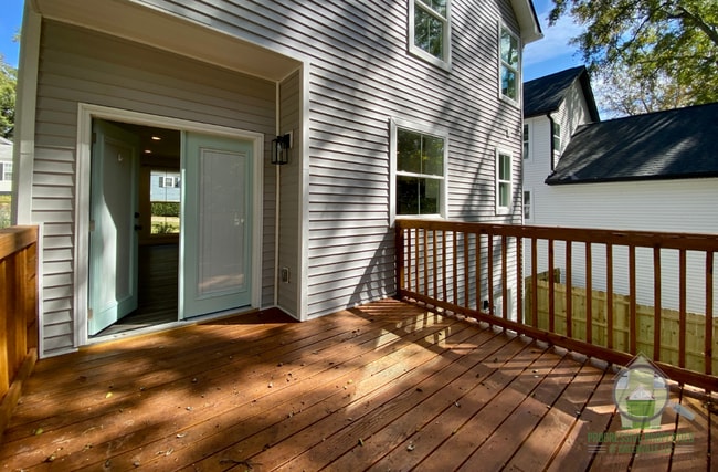 Building Photo - 228 Maco Terrace