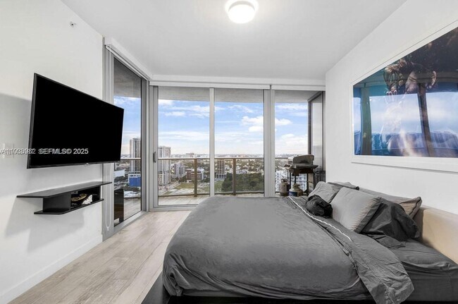 Building Photo - 488 NE 18th St