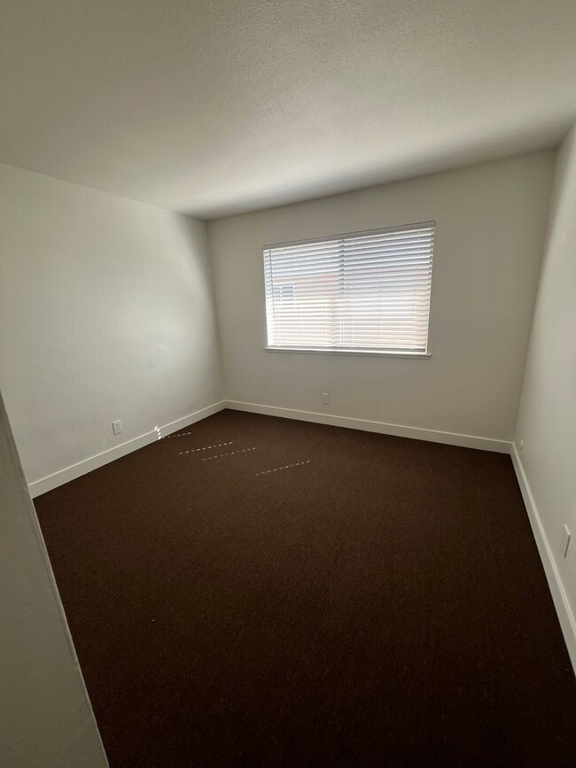 Building Photo - Two Bedroom Condo for Rent in Vacaville