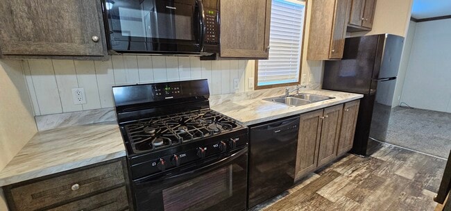 Primary Photo - 110 Mulberry