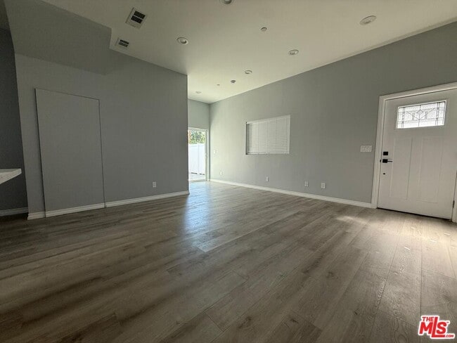 Building Photo - 15964 Gault St