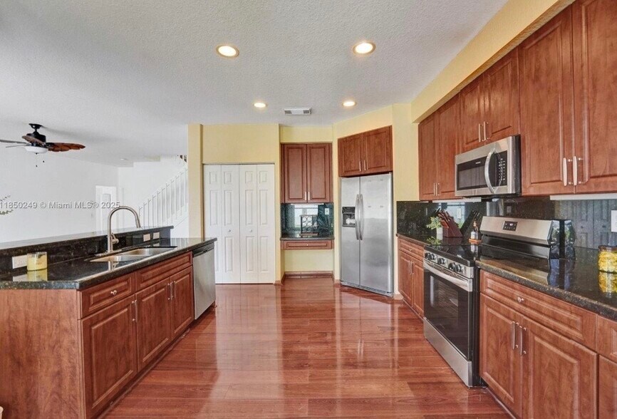Primary Photo - 10730 NW 56th Ct