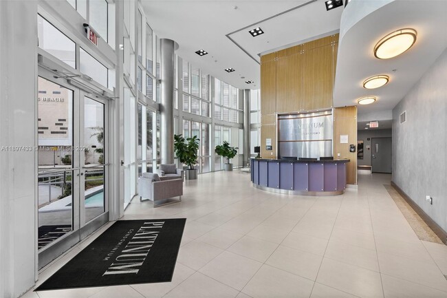 Building Photo - 480 NE 30th St