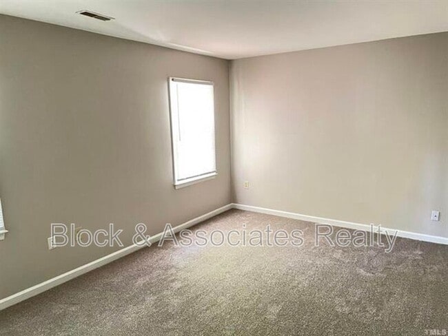 Building Photo - 2708 Heathersmith Ct
