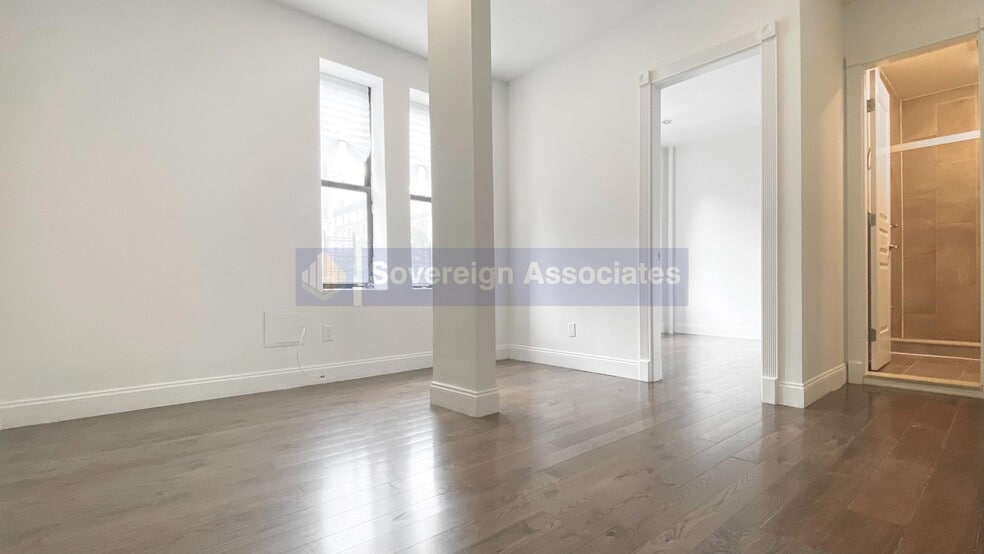 Building Photo - 45 Tiemann Pl
