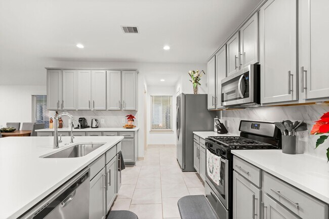 Building Photo - 29506 Gordon Sevilla St