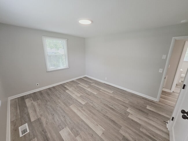 Building Photo - 919 Rexdale Dr