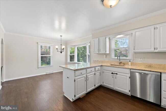 Building Photo - 4527 Sawgrass Ct