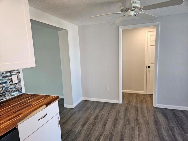 Building Photo - 8229 Cypress Rd