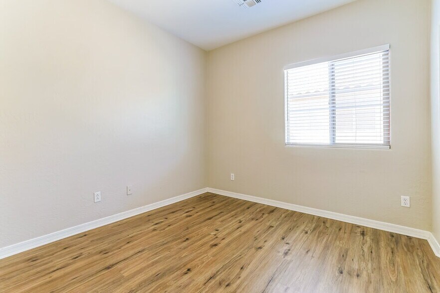 Building Photo - 11051 E Serafina Ave