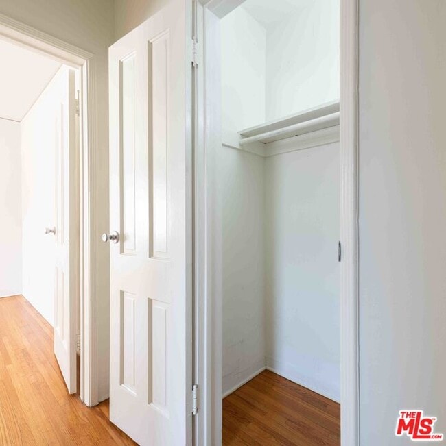 Building Photo - 413 1/2 N Gardner St