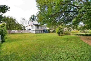 Building Photo - 102 Pine St