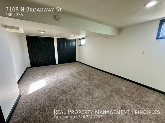 Building Photo - 7108 N Broadway