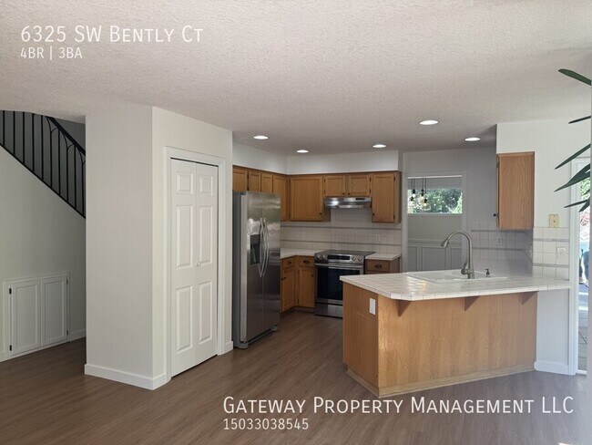 Building Photo - 6325 SW Bently Ct