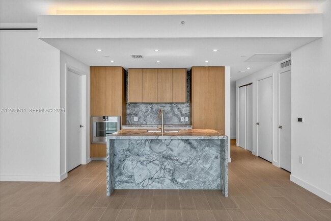 Building Photo - 500 Alton Rd