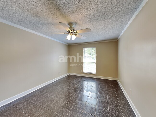Building Photo - 10979 Mindanao Dr S