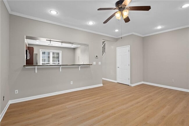 Building Photo - 410 Wedgewood Way