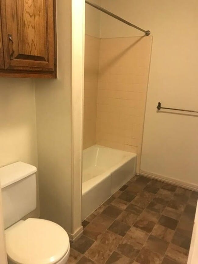Building Photo - 2 Masters - Lawn Care Provided  - 3 bds/3 baths