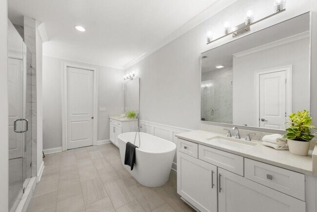 Building Photo - 2045 Bellrick Rd NW