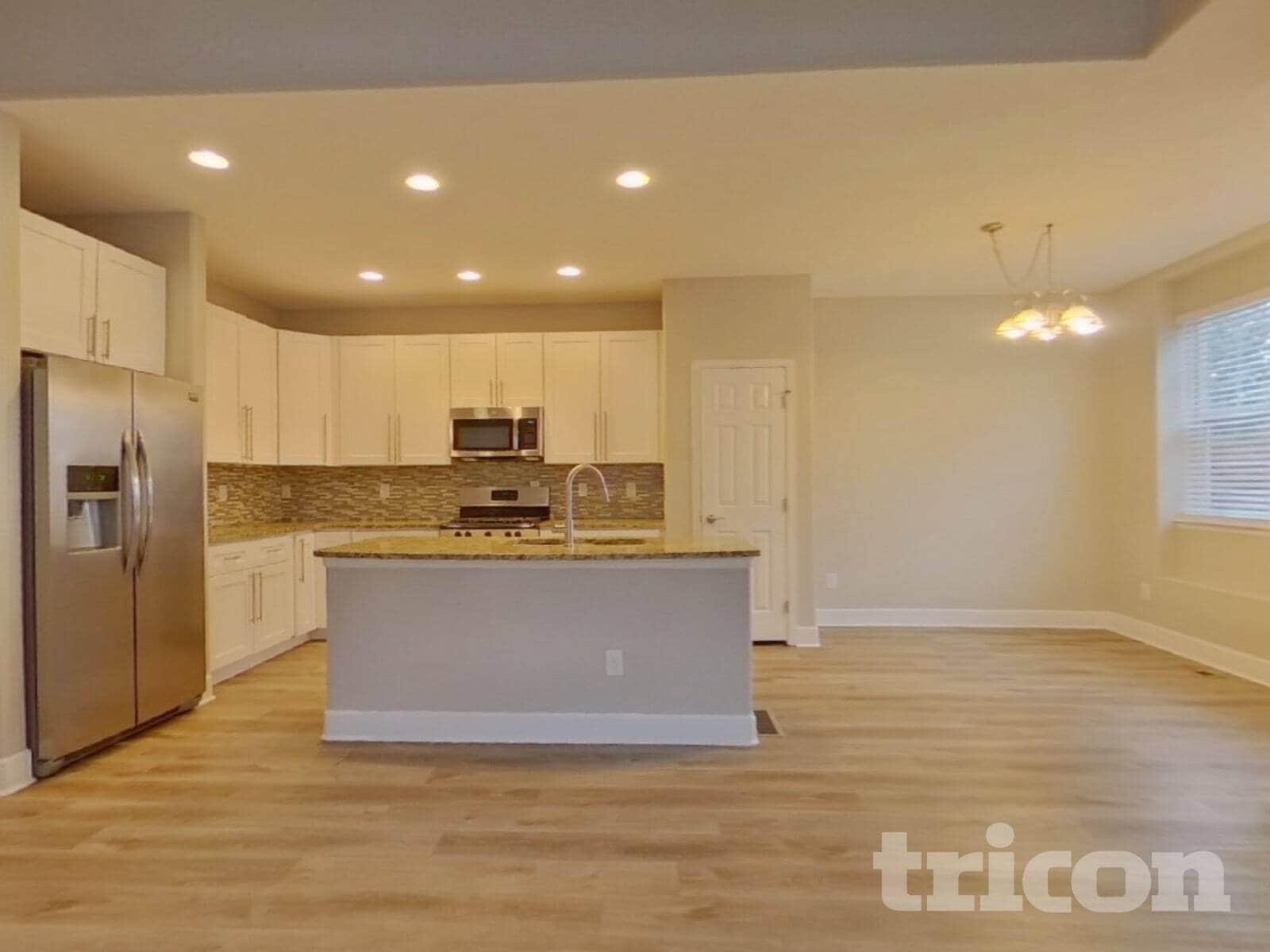 Building Photo - 9805 W Hinsdale Pl