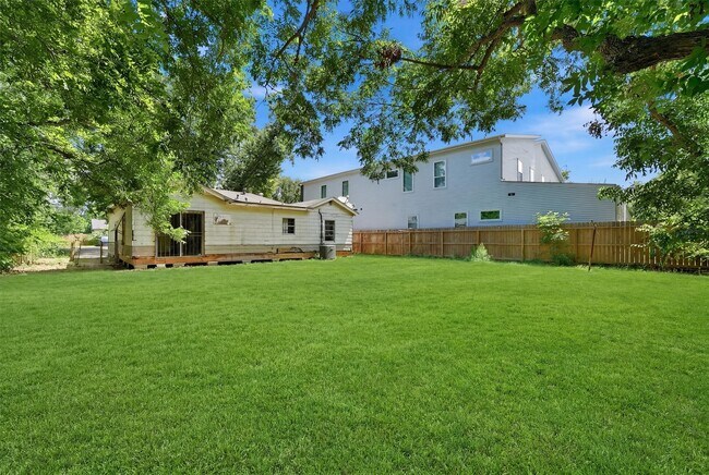 Building Photo - 5326 Wenda St
