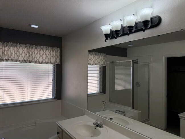 Building Photo - 808 Sunflower Dr