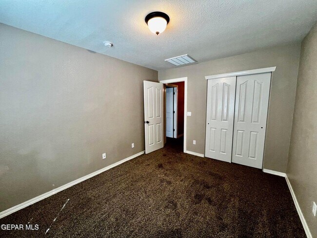 Building Photo - 11044 Bullseye St