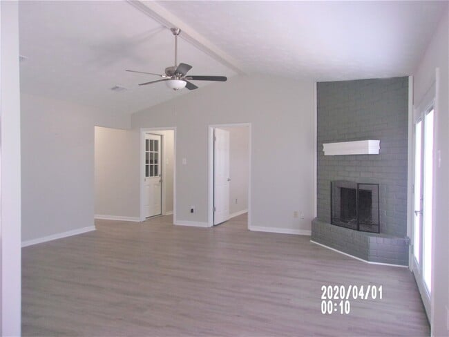 Building Photo - 2015 Cannonade Dr