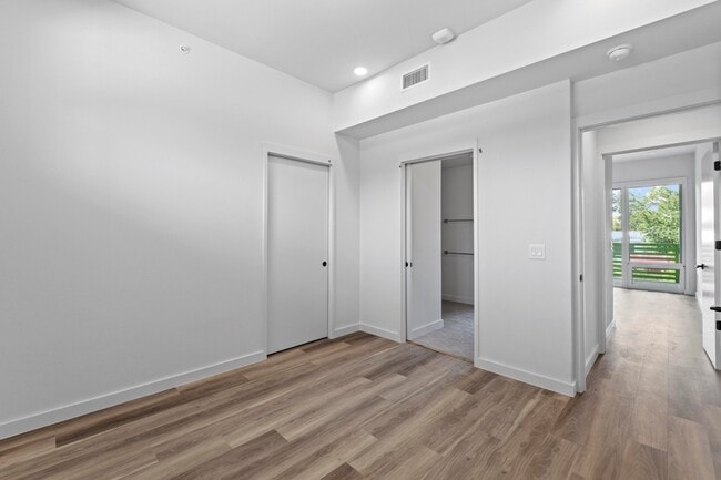 Building Photo - 4004 Banister Ln