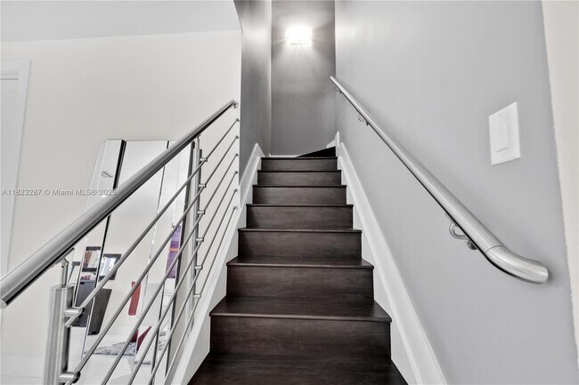 Building Photo - 10334 NW 66th St