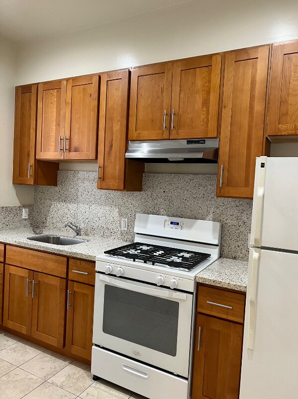 Building Photo - 1345 Sacramento St