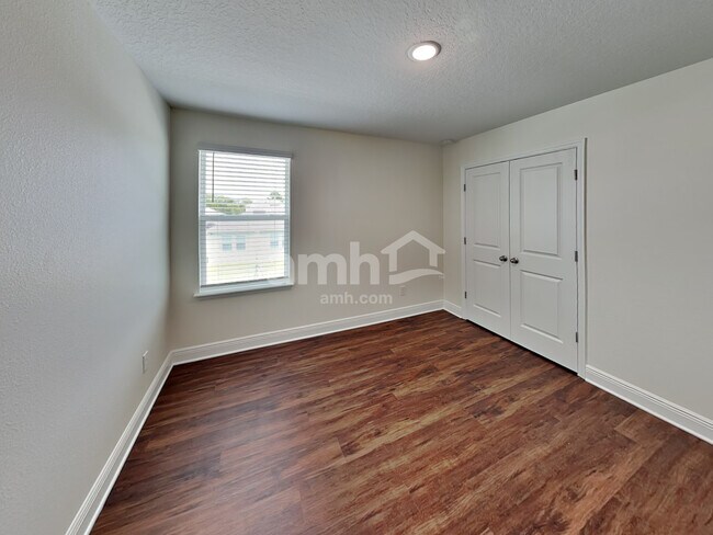 Building Photo - 2805 Ponds Trl