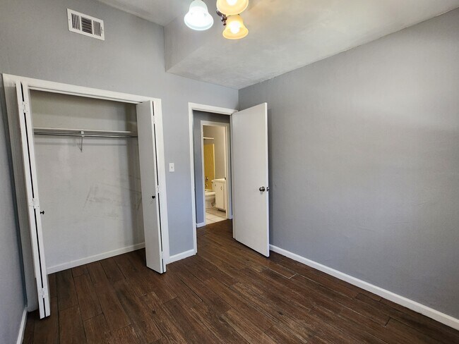 Building Photo - 1784 Dax Ct