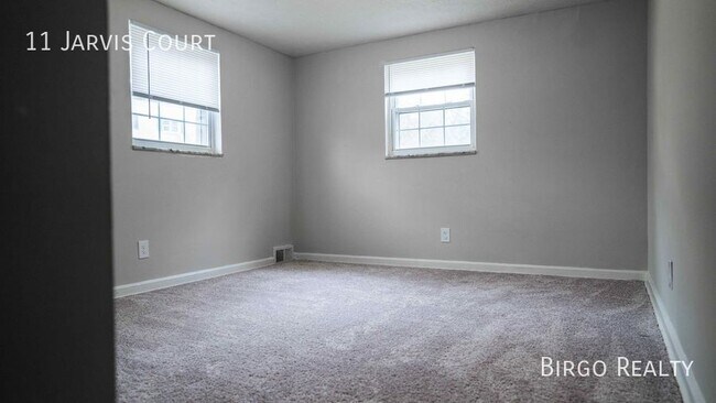 Building Photo - Move in special! First month free rent!