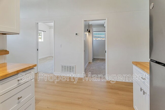 Building Photo - 417 Belle Monti Ct