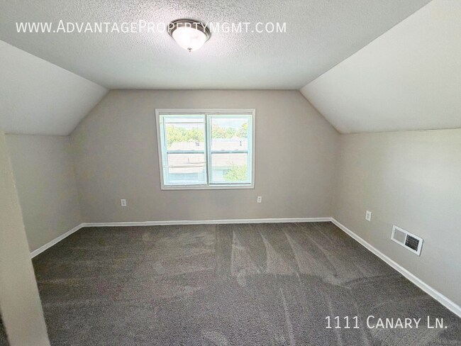 Building Photo - 1111 Canary Ln