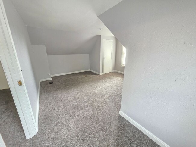 Building Photo - 3 Bed 1 Bath Single Family Home in Wisconsin Rapids