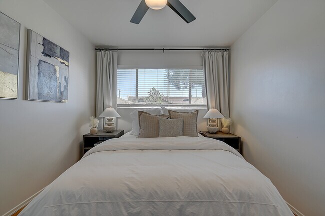 Building Photo - 444 N Shattuck Pl